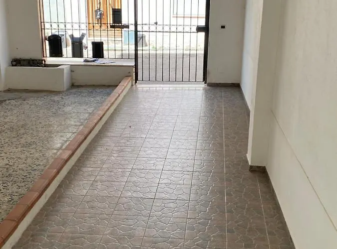公寓 In Centro Storico Con Parcheggio Coperto, Musci' 托尔托利