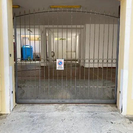 Lejlighed In Centro Storico Con Parcheggio Coperto, Musci' *