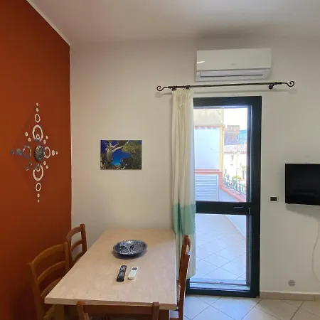 In Centro Storico Con Parcheggio Coperto, Musci' Lejlighed Tortolì
