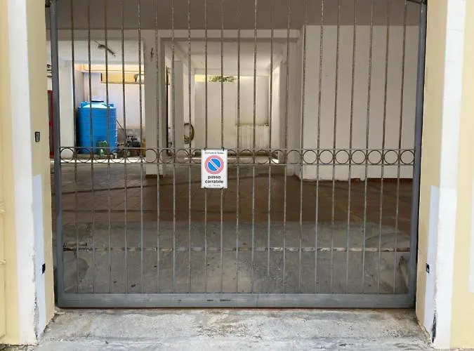 Apartman In Centro Storico Con Parcheggio Coperto, Musci' *